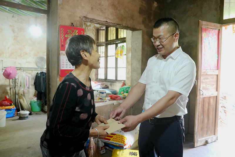 關(guān)心關(guān)愛殘疾人?入戶走訪暖人心