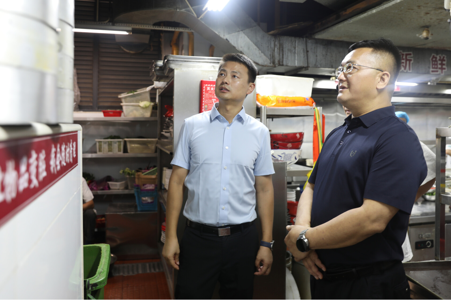 以更高标准打好蓝天碧水净土保卫战