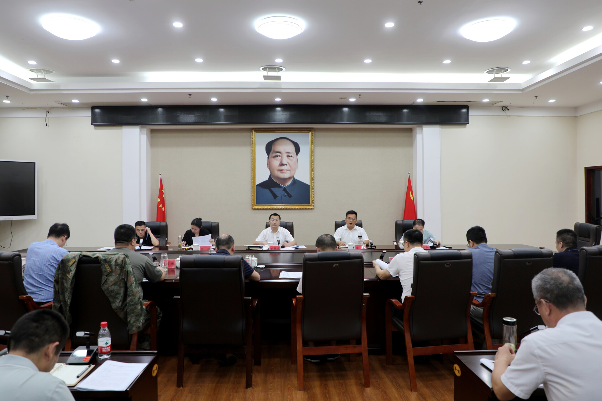 蒸湘區(qū)召開區(qū)委常委班子集中整治問題整改工作專題會議