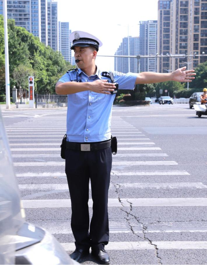 發(fā)現(xiàn)·身邊之美┃致敬高溫下的勞動者！蒸湘因你更美好
