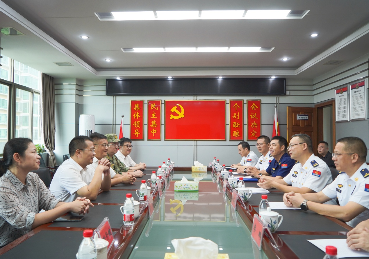 慰問暖兵心 軍地一家親
