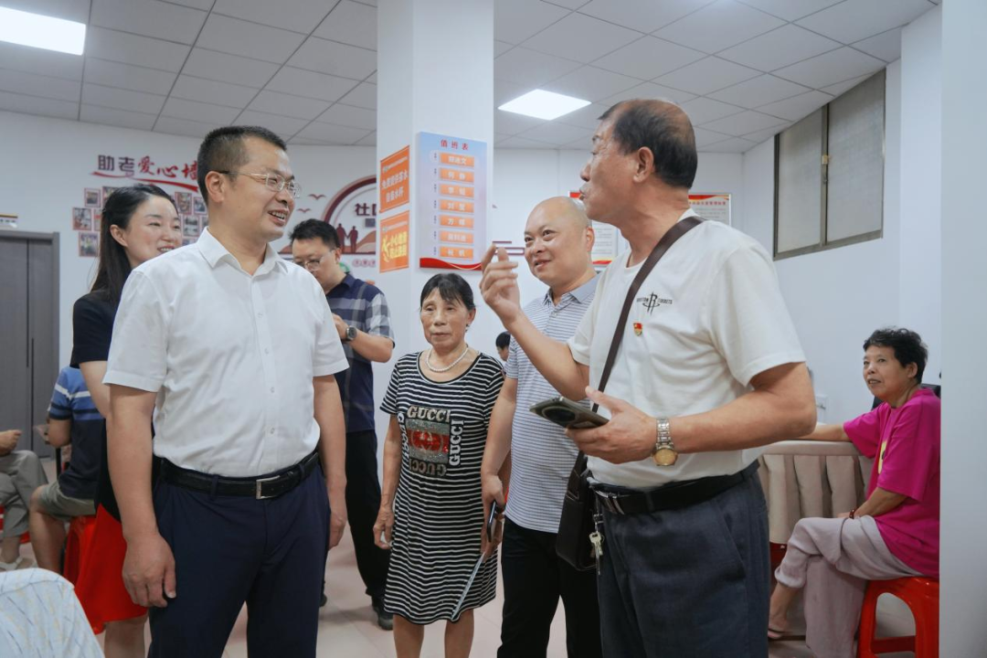 推進(jìn)小區(qū)微改造  提升群眾舒適度