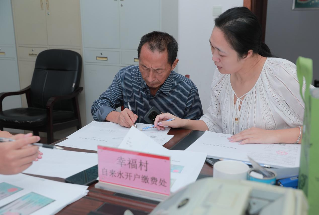 自来水通进雨母山 “幸福水”滋润好日子