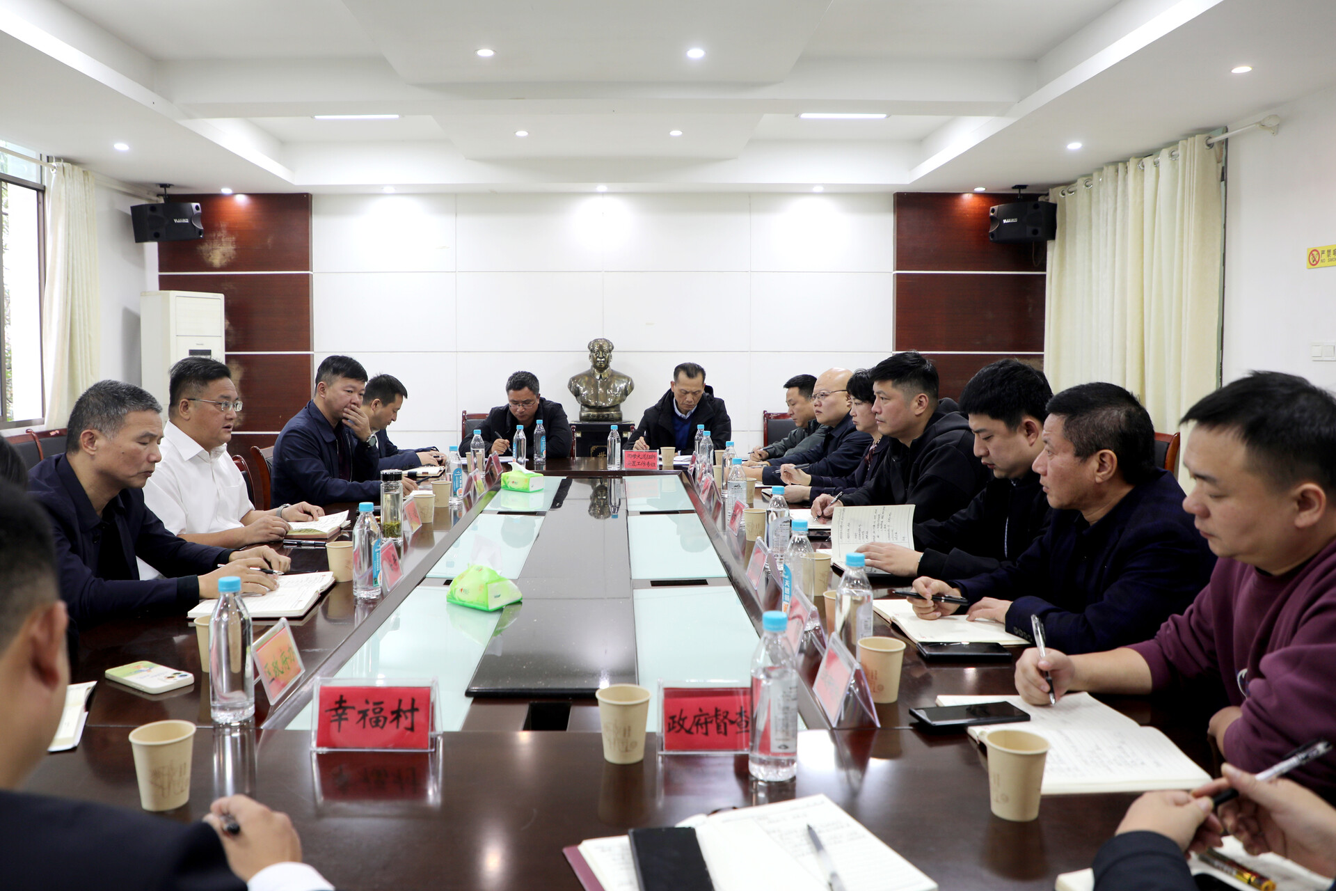 抢抓工期 狠抓重点 确保安置群众早日住上安心房、舒心房