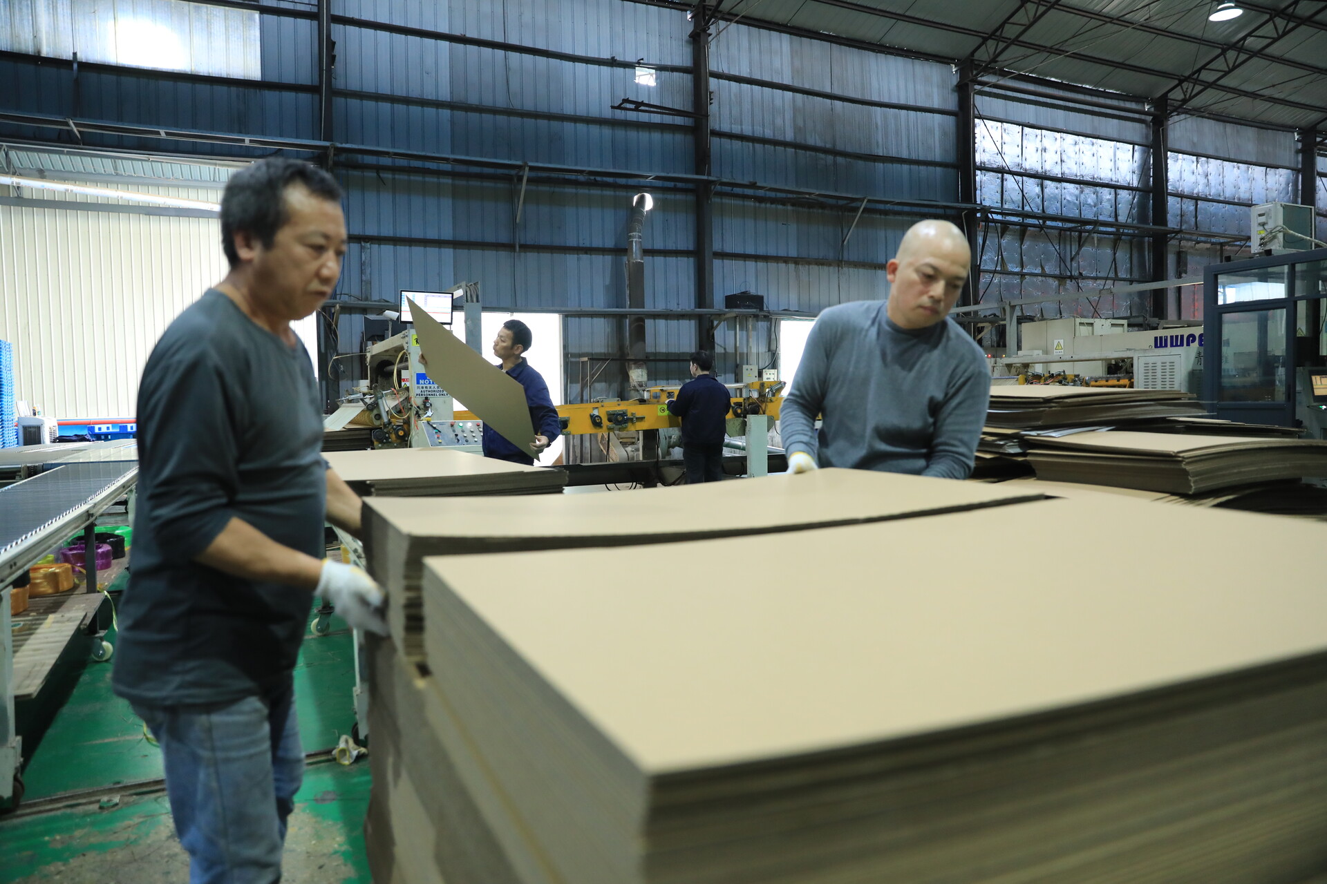 收官“十四五” | 火力全开忙生产 奋力冲刺四季度